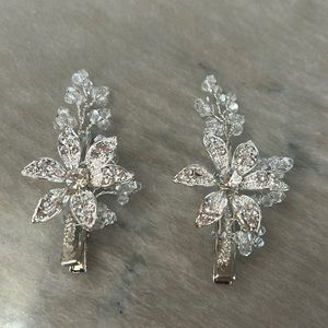 NWOT 2 Gorgeous silver and rhinestone hair clips.